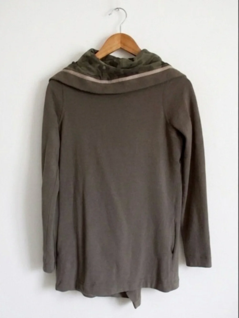 Lululemon Savasana Wrap Grey Snap Cardigan Women’s Small 4/6 Yoga Athleisure - Picture 4 of 5